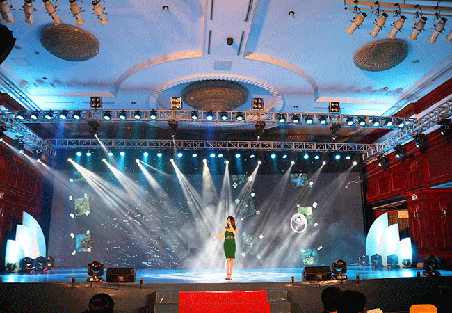 ánh sáng sân khấu đẹp