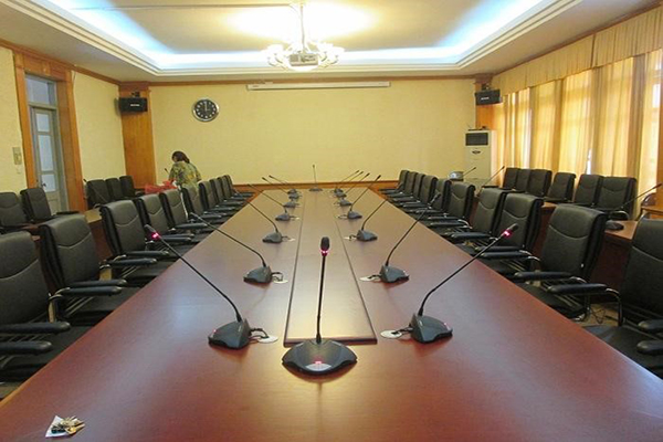 Lắp đặt âm thanh hội thảo trong nhà và ngoài trời như thế nào?