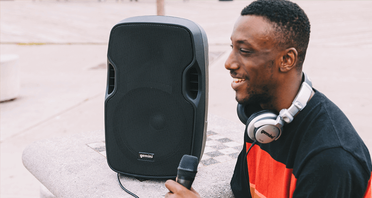 Thỏa sức hát karaoke với loa kéo di động