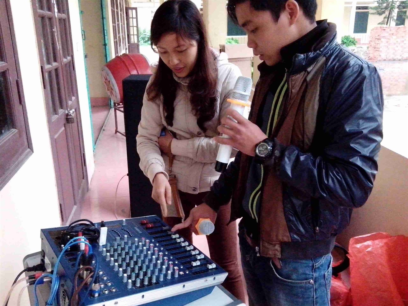 micro phòng thu giá rẻ