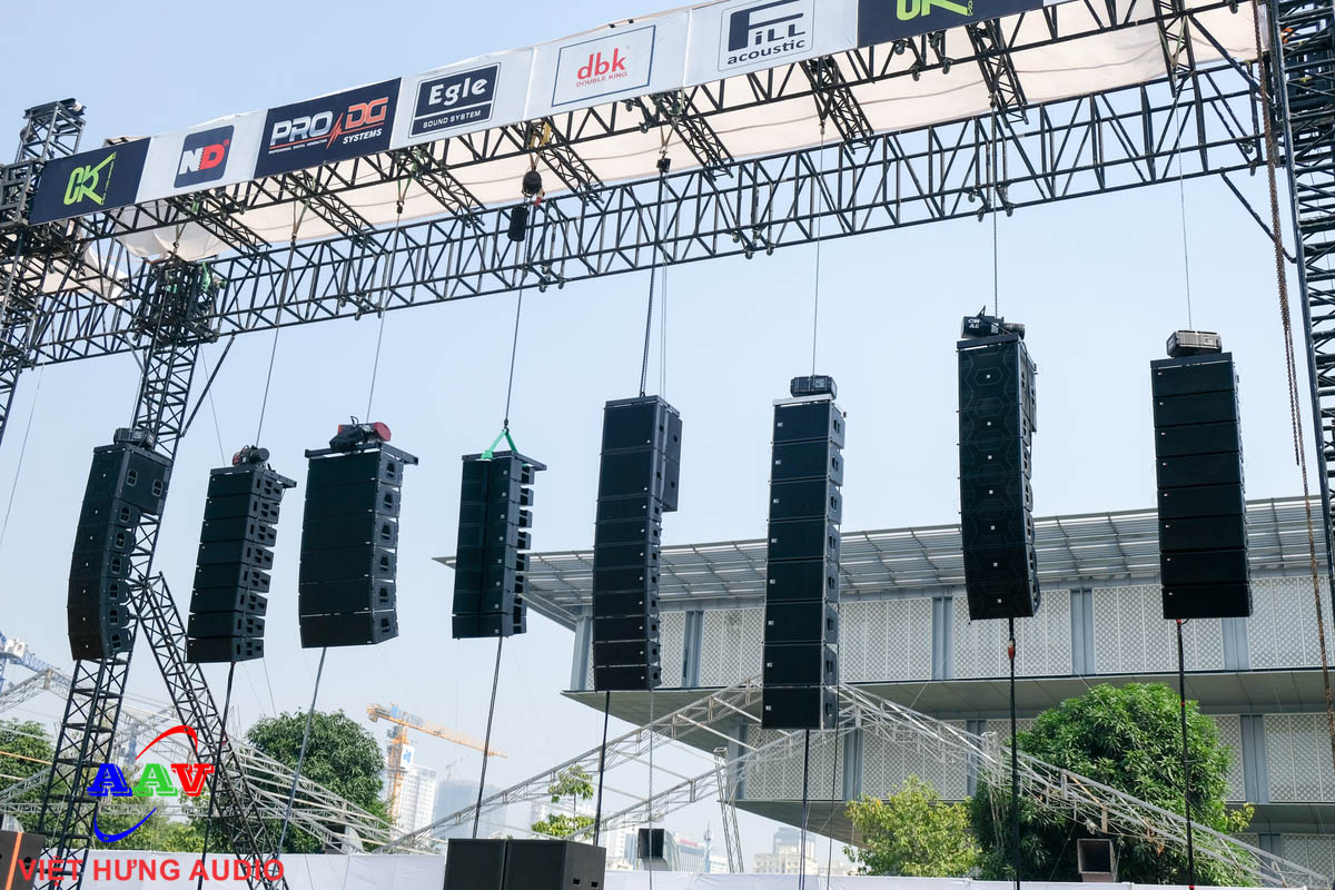 ưu điểm của loa line array