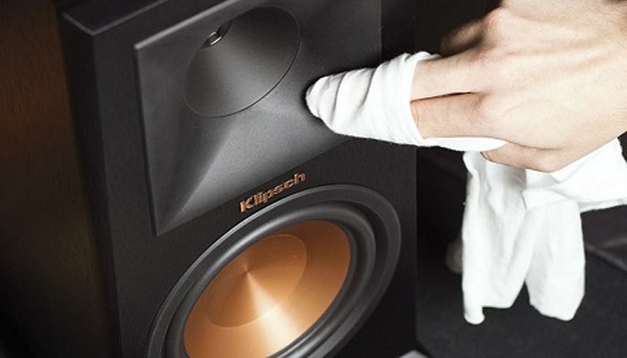 Vệ sinh loa karaoke