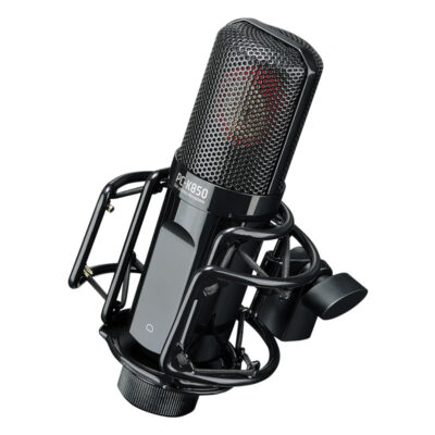 Cụm micro thu âm chuyên nghiệp PC-K850 lắp trong shockmount chụp từ góc nghiêng ba phần tư