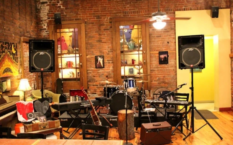 Lắp đặt âm thanh quán bar, cafe